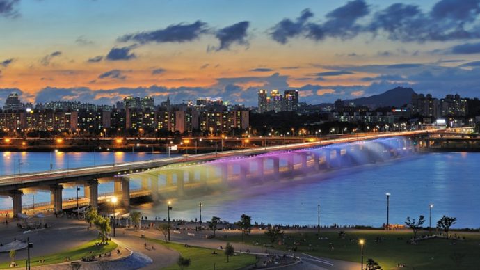 date in seoul banpo bridge